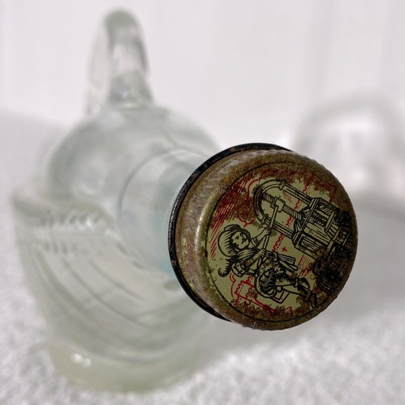 Vintage Unique Clear Glass Ship Decanter Bottle W Lid - Picture 3 of 16